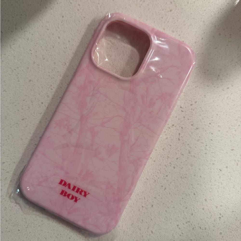 Glossy Pink dairy boy case never used